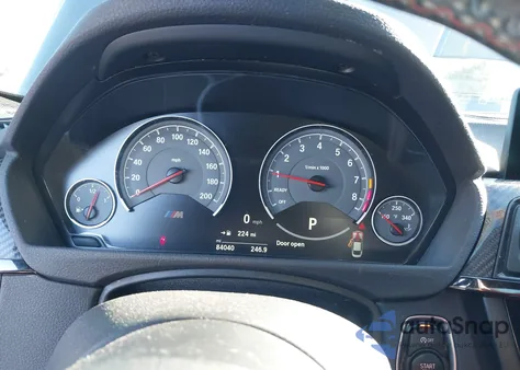 2016 BMW M4 z USA, uszkodzony, nr VIN WBS3R9C54GK708130